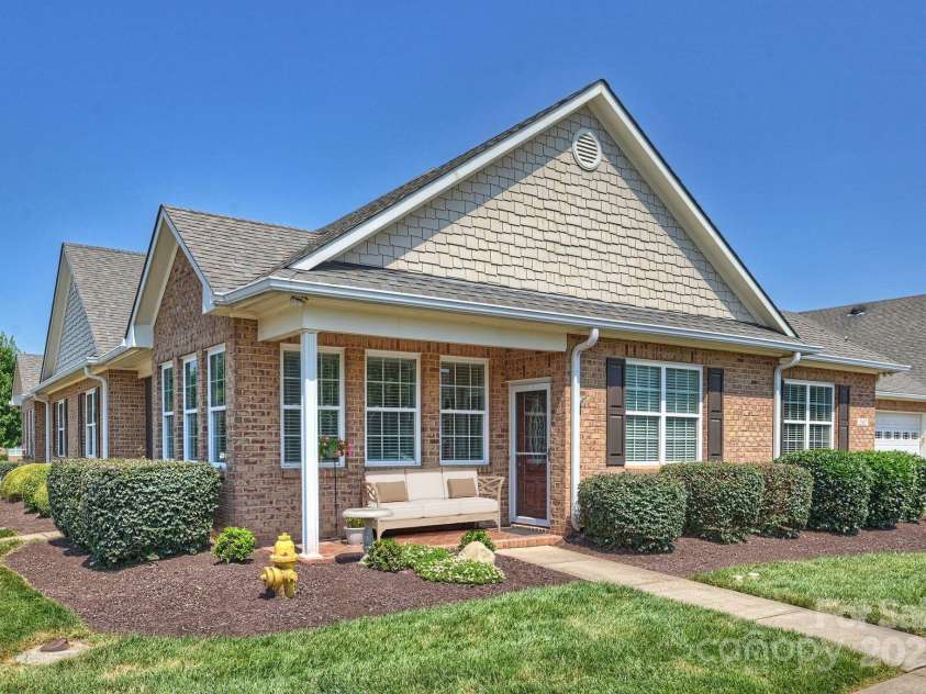 2407 Royal Anne Drive, Denver, NC 28037.  MLS# CAR4280013, YatesRealty ID 29111. Prime Corner Lot