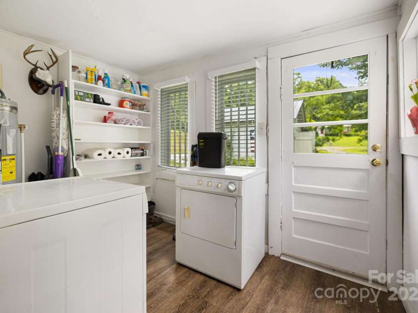 29 Ponder Street, Mars Hill, NC 28754.  MLS# CAR4286832, YatesRealty ID 29112. 