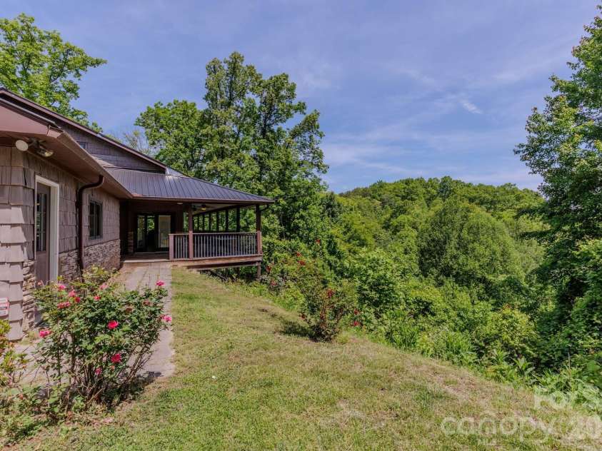 860 Butternut Ridge, Bryson City, NC 28713.  MLS# CAR4380751, YatesRealty ID 29112. 