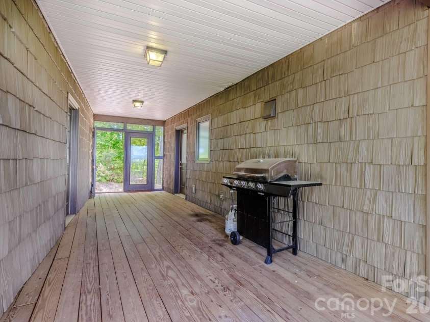 860 Butternut Ridge, Bryson City, NC 28713.  MLS# CAR4380751, YatesRealty ID 29112. 
