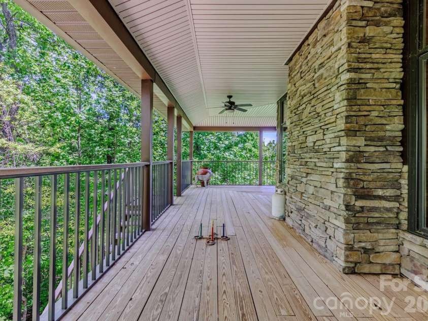 860 Butternut Ridge, Bryson City, NC 28713.  MLS# CAR4380751, YatesRealty ID 29112. 