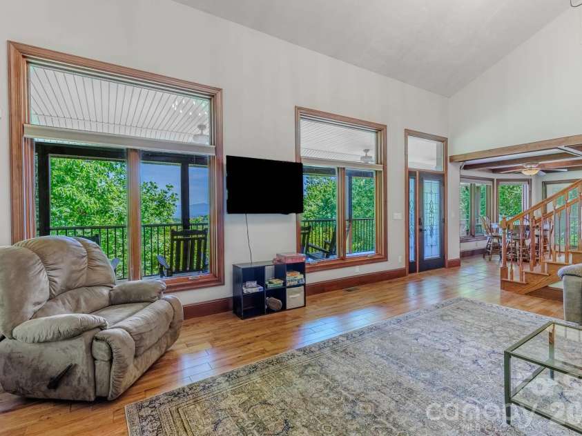860 Butternut Ridge, Bryson City, NC 28713.  MLS# CAR4380751, YatesRealty ID 29112. Great Room into Kitchen