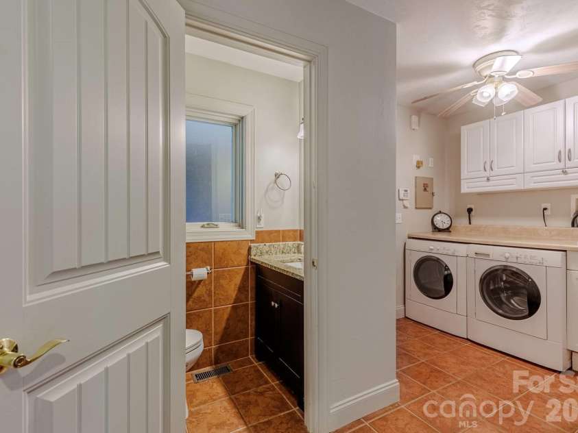 860 Butternut Ridge, Bryson City, NC 28713.  MLS# CAR4380751, YatesRealty ID 29112. Half Bath and Laundry