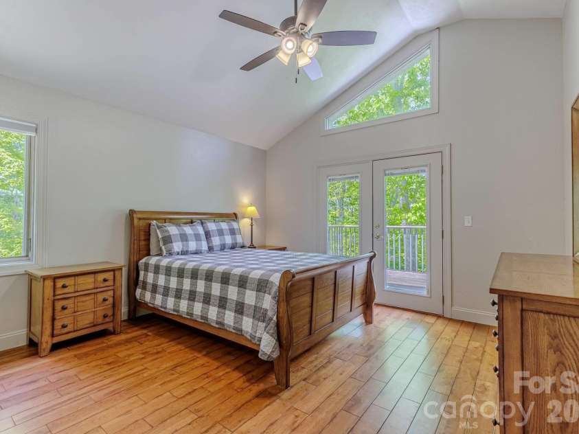 860 Butternut Ridge, Bryson City, NC 28713.  MLS# CAR4380751, YatesRealty ID 29112. Upstairs Primary