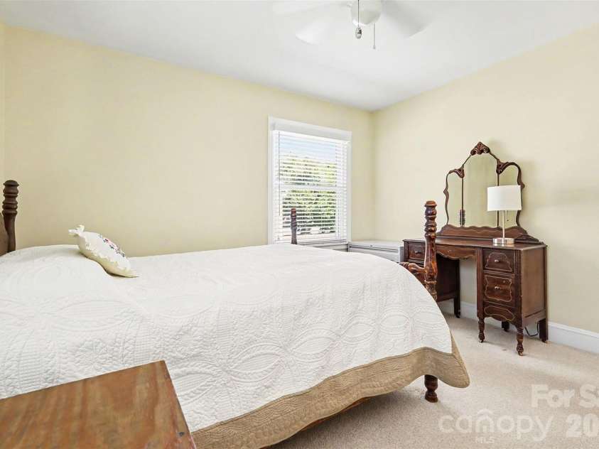 2240 Ashley Road, Charlotte, NC 28208.  MLS# CAR4373371, YatesRealty ID 29114. 