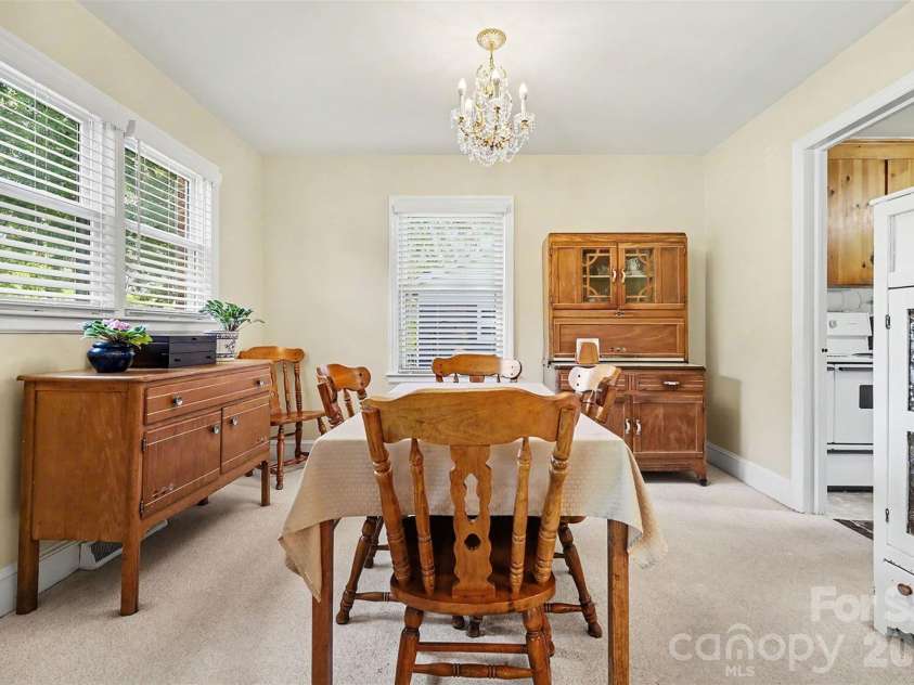 2240 Ashley Road, Charlotte, NC 28208.  MLS# CAR4373371, YatesRealty ID 29114. Dining