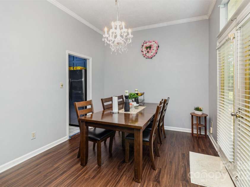 9520 Marshbrooke Road, Matthews, NC 28105.  MLS# CAR4272465, YatesRealty ID 29115. 