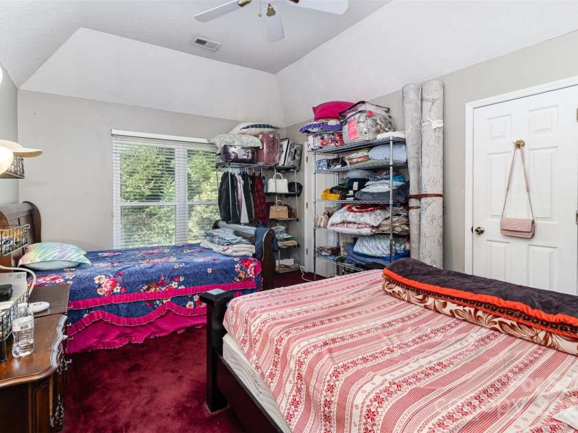 9520 Marshbrooke Road, Matthews, NC 28105.  MLS# CAR4272465, YatesRealty ID 29115. 