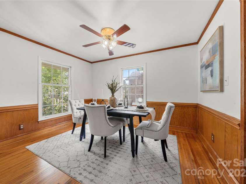 5115 Carriage Drive Circle, Charlotte, NC 28205.  MLS# CAR4283105, YatesRealty ID 29116. 
