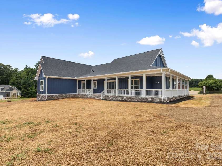 113 Peacehaven Place, Statesville, NC 28625.  MLS# CAR4280246, YatesRealty ID 29117. 