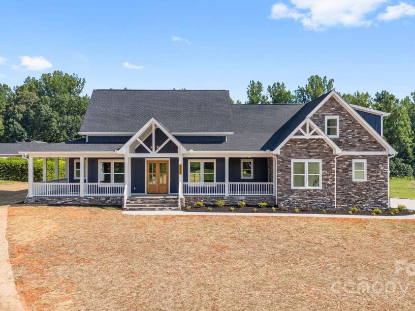 113 Peacehaven Place, Statesville, NC 28625.  MLS# CAR4280246, YatesRealty ID 29117. 