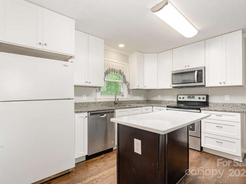 205 Cleveland Avenue, Bessemer City, NC 28016.  MLS# CAR4263560, YatesRealty ID 29118. 