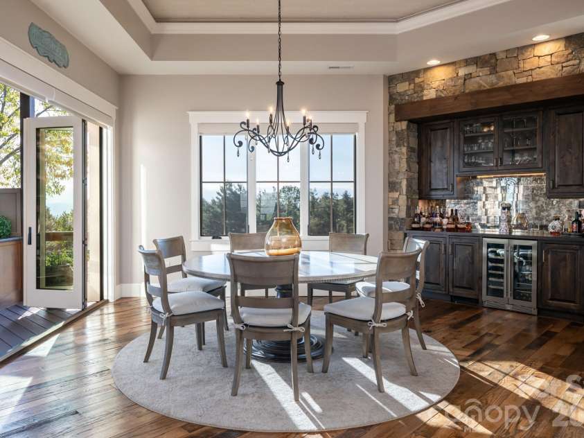 31 Bear Tree Court, Hendersonville, NC 28792.  MLS# CAR4364393, YatesRealty ID 29118. 