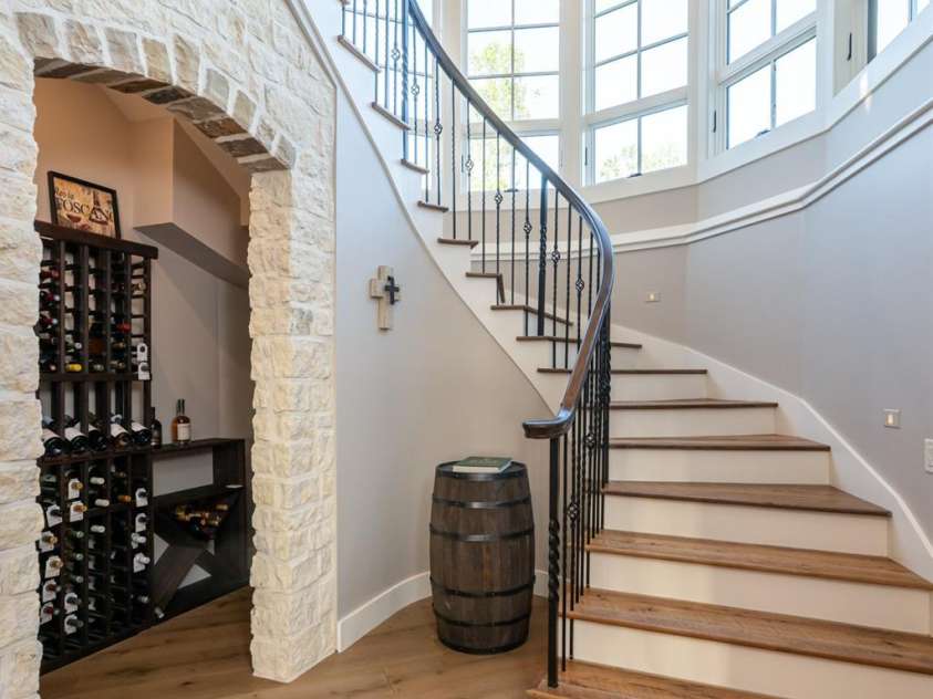 31 Bear Tree Court, Hendersonville, NC 28792.  MLS# CAR4364393, YatesRealty ID 29118. 