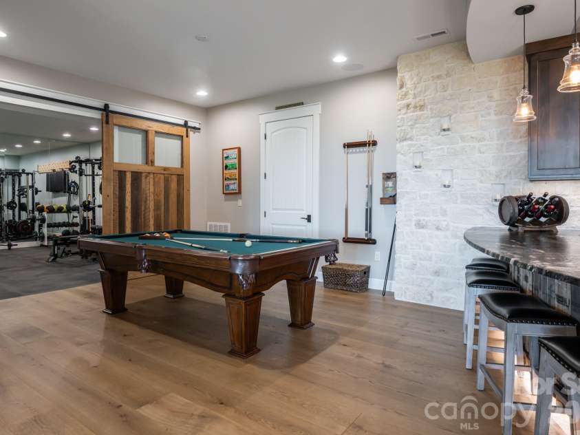 31 Bear Tree Court, Hendersonville, NC 28792.  MLS# CAR4364393, YatesRealty ID 29118. 