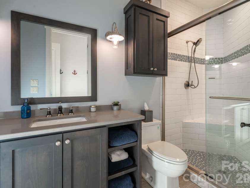 31 Bear Tree Court, Hendersonville, NC 28792.  MLS# CAR4364393, YatesRealty ID 29118. 