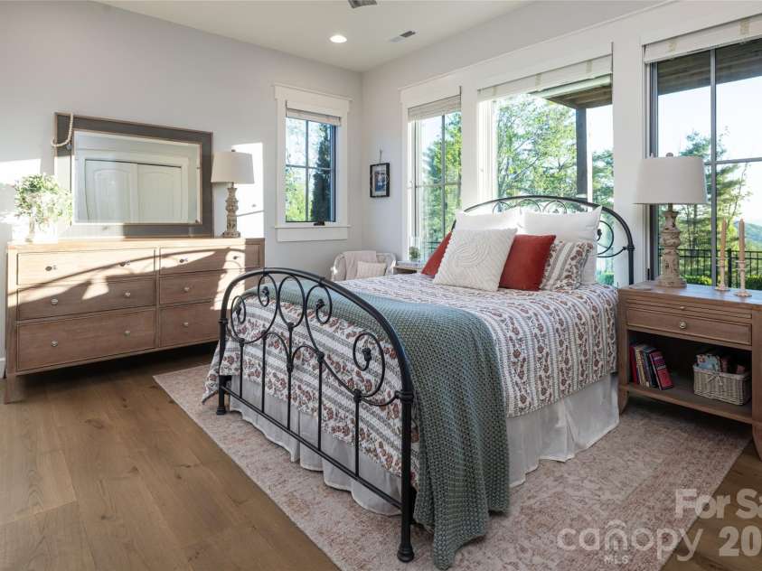 31 Bear Tree Court, Hendersonville, NC 28792.  MLS# CAR4364393, YatesRealty ID 29118. 