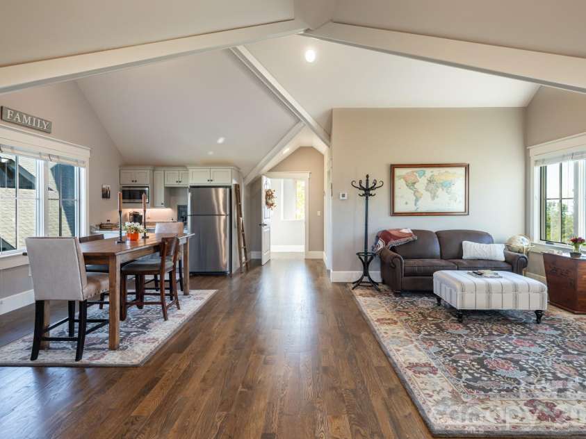 31 Bear Tree Court, Hendersonville, NC 28792.  MLS# CAR4364393, YatesRealty ID 29118. 