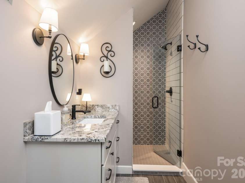 31 Bear Tree Court, Hendersonville, NC 28792.  MLS# CAR4364393, YatesRealty ID 29118. 