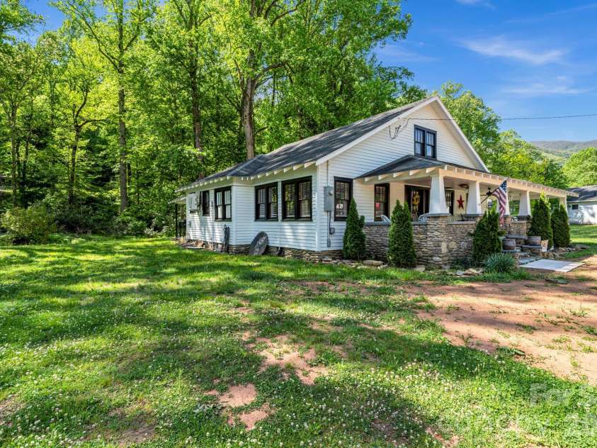 2355 Soco Road, Maggie Valley, NC 28751.  MLS# CAR4376421, YatesRealty ID 29119. 