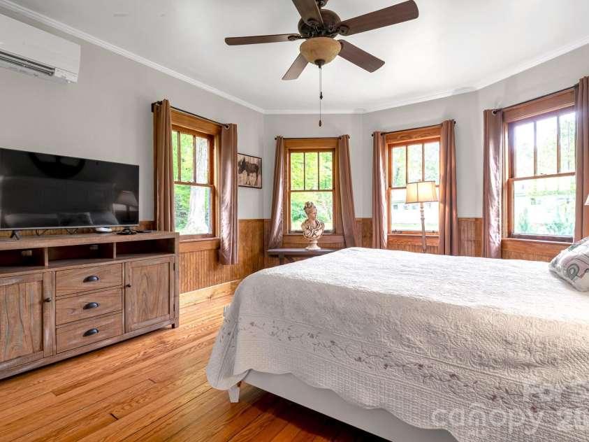 2355 Soco Road, Maggie Valley, NC 28751.  MLS# CAR4376421, YatesRealty ID 29119. 