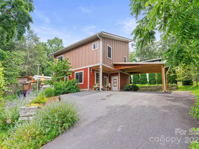 37 Bryant Street, Asheville, NC 28806.  MLS# CAR4275070, YatesRealty ID 29119. Convenient and Walkable