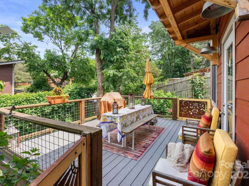 37 Bryant Street, Asheville, NC 28806.  MLS# CAR4332306, YatesRealty ID 29119. Amazing Deck