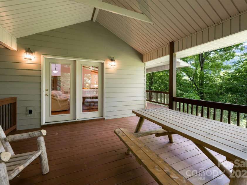 380 Allison Drive, Maggie Valley, NC 28751.  MLS# CAR4273769, YatesRealty ID 29120. 
