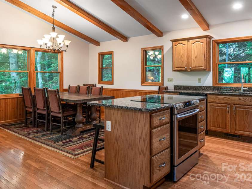 380 Allison Drive, Maggie Valley, NC 28751.  MLS# CAR4273769, YatesRealty ID 29120. 