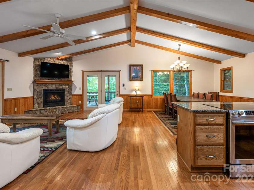 380 Allison Drive, Maggie Valley, NC 28751.  MLS# CAR4273769, YatesRealty ID 29120. 