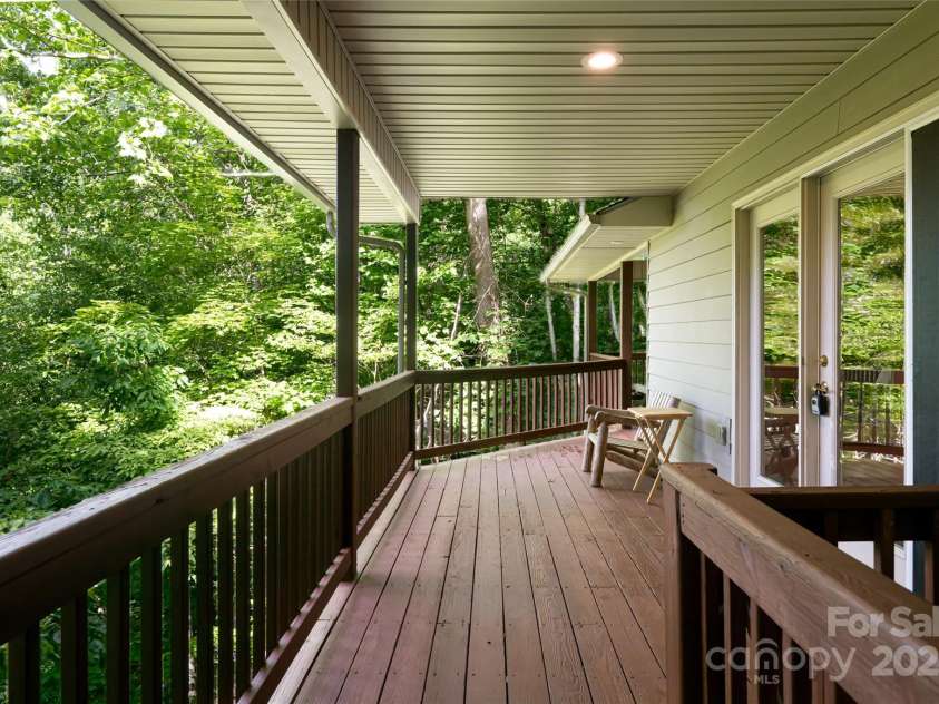 380 Allison Drive, Maggie Valley, NC 28751.  MLS# CAR4273769, YatesRealty ID 29120. 