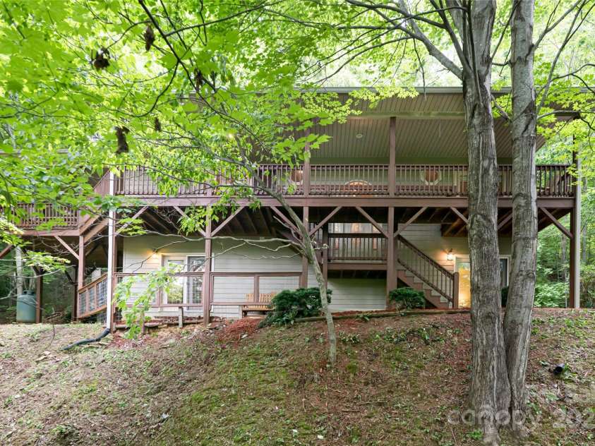 380 Allison Drive, Maggie Valley, NC 28751.  MLS# CAR4273769, YatesRealty ID 29120. 
