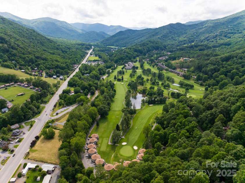 380 Allison Drive, Maggie Valley, NC 28751.  MLS# CAR4273769, YatesRealty ID 29120. 