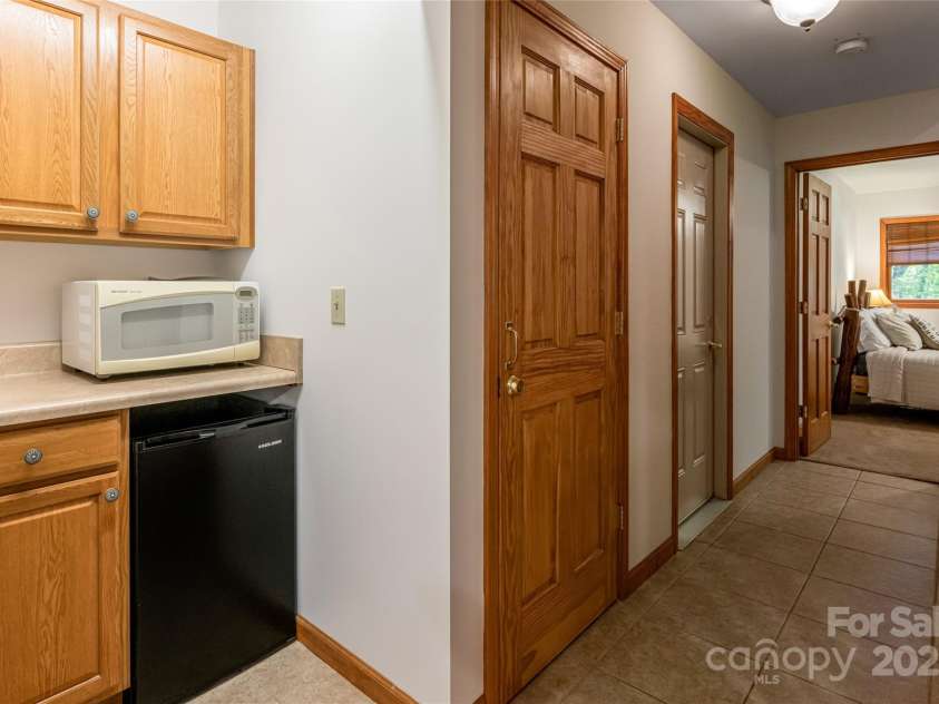 380 Allison Drive, Maggie Valley, NC 28751.  MLS# CAR4273769, YatesRealty ID 29120. Kitchenette alcove in lower level
