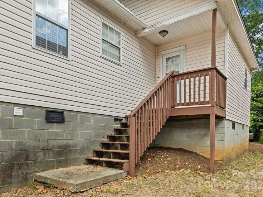 314 Auten Street, Charlotte, NC 28208.  MLS# CAR4277842, YatesRealty ID 29121. 