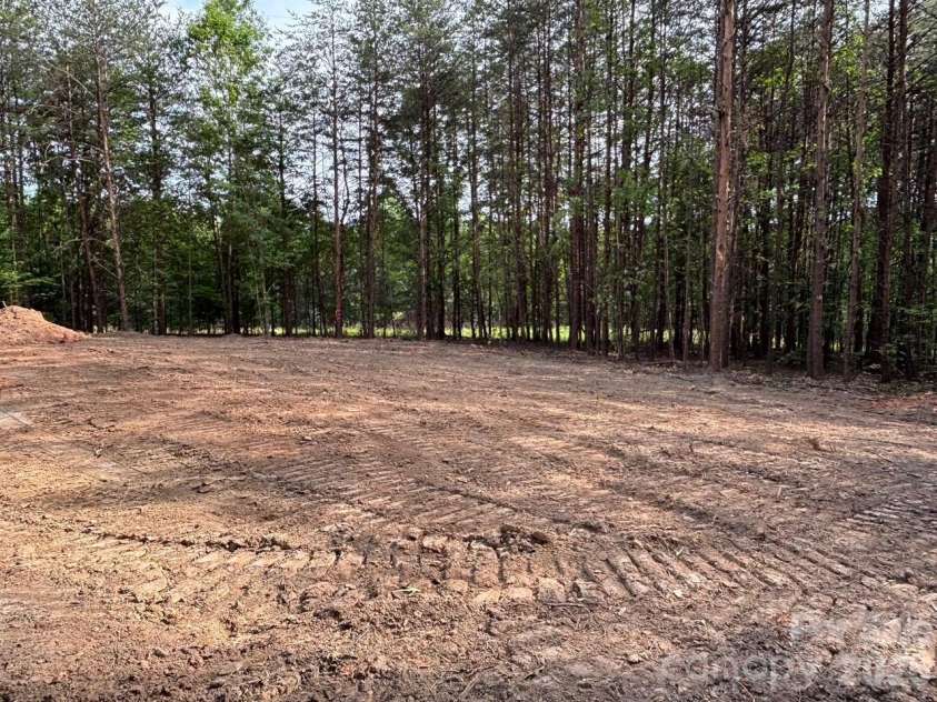 328 Southern Way, Nebo, NC 28761.  MLS# CAR4391070, YatesRealty ID 29121. 
