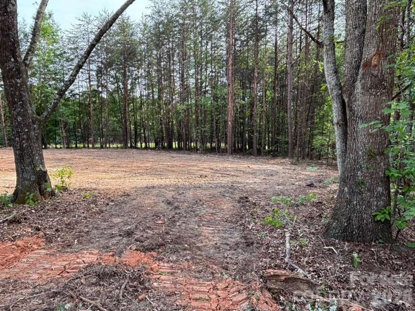 328 Southern Way, Nebo, NC 28761.  MLS# CAR4391070, YatesRealty ID 29121. 