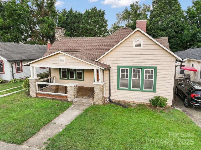 43 & 53 Cherry Street, Waynesville, NC 28786.  MLS# CAR4287122, YatesRealty ID 29122. 53 Cherry Street
