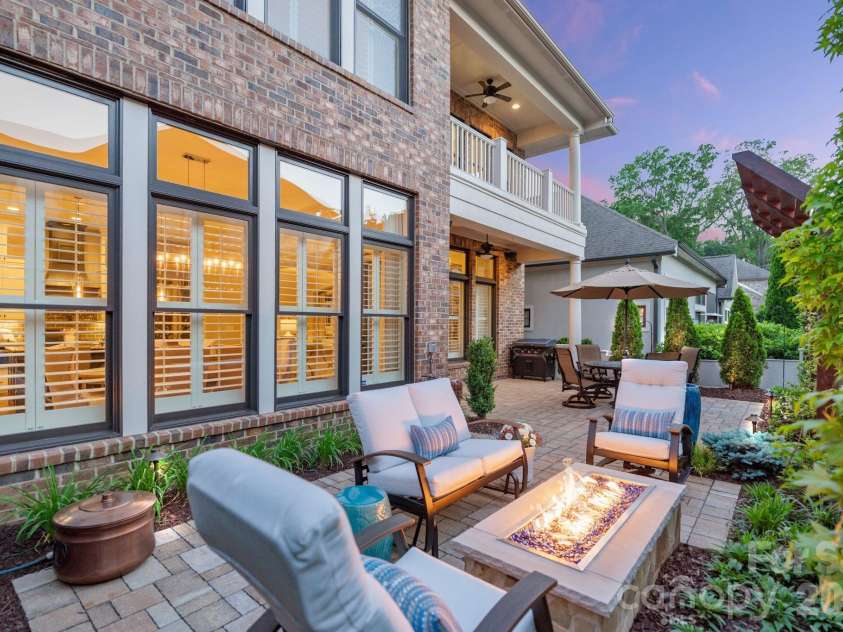 4315 Calvet Court, Charlotte, NC 28210.  MLS# CAR4372498, YatesRealty ID 29122. Courtyard with installed gas fireplace