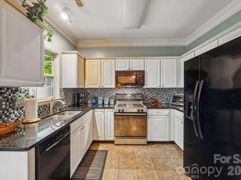 3429 Turtle Cross Lane, Charlotte, NC 28269.  MLS# CAR4389563, YatesRealty ID 29123. 