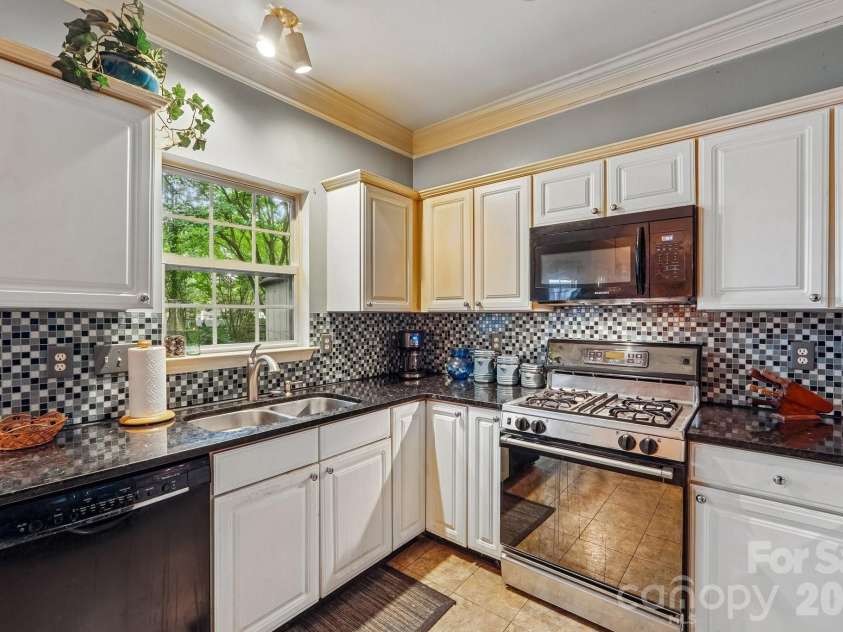 3429 Turtle Cross Lane, Charlotte, NC 28269.  MLS# CAR4389563, YatesRealty ID 29123. 