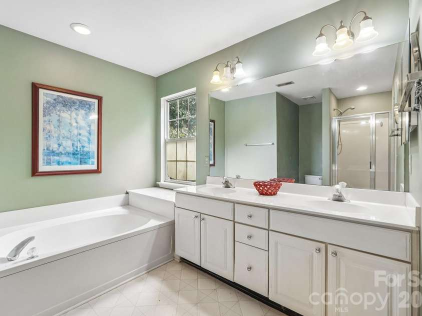 3429 Turtle Cross Lane, Charlotte, NC 28269.  MLS# CAR4389563, YatesRealty ID 29123. 