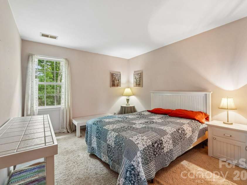 3429 Turtle Cross Lane, Charlotte, NC 28269.  MLS# CAR4389563, YatesRealty ID 29123. 
