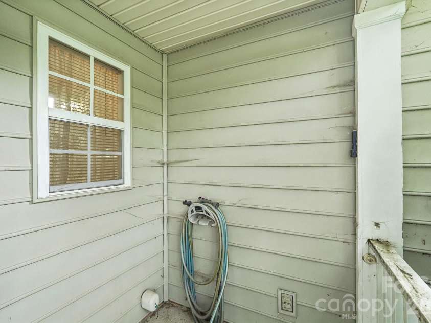3429 Turtle Cross Lane, Charlotte, NC 28269.  MLS# CAR4389563, YatesRealty ID 29123. 