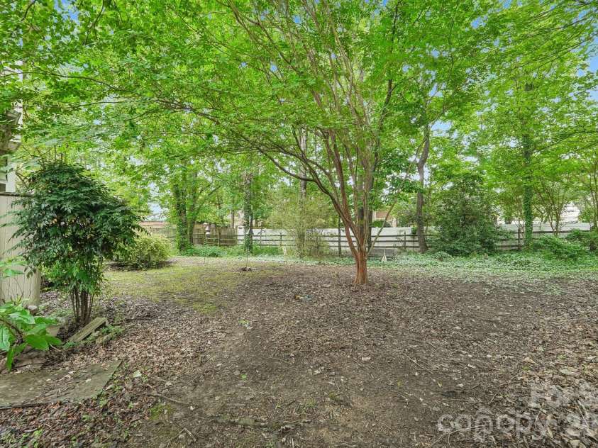 3429 Turtle Cross Lane, Charlotte, NC 28269.  MLS# CAR4389563, YatesRealty ID 29123. 