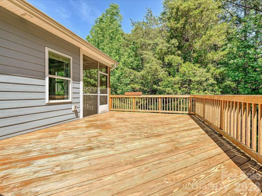 25622 Seagull Drive, Lancaster, SC 29720.  MLS# CAR4375643, YatesRealty ID 29124. 