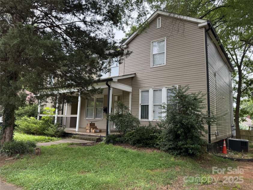 907 5th Avenue, Gastonia, NC 28052.  MLS# CAR4283691, YatesRealty ID 29125. 