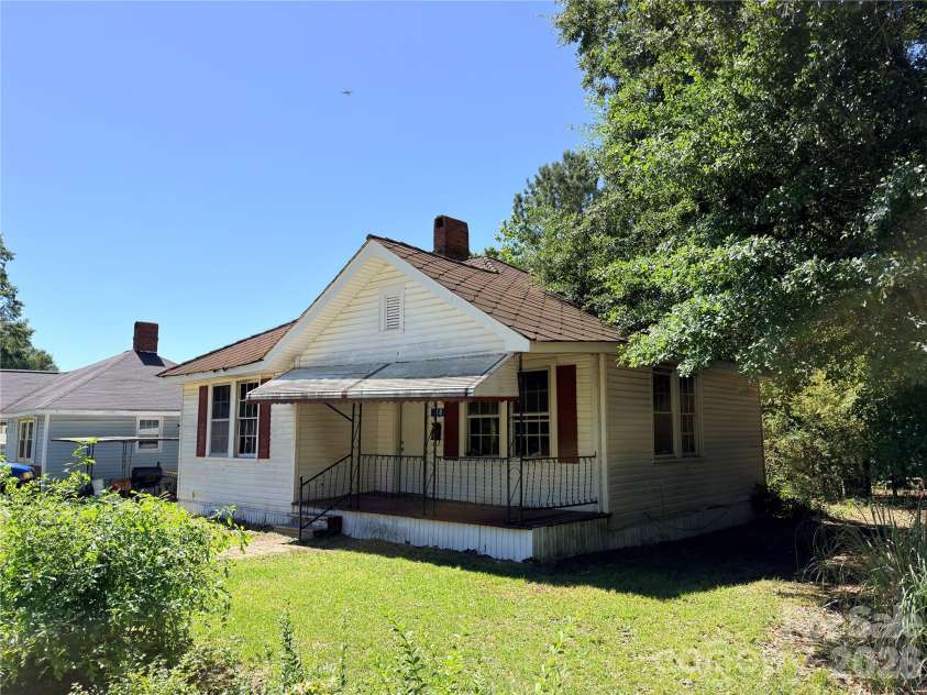 18 Dogwood Street, Wadesboro, NC 28170.  MLS# CAR4389377, YatesRealty ID 29126. 