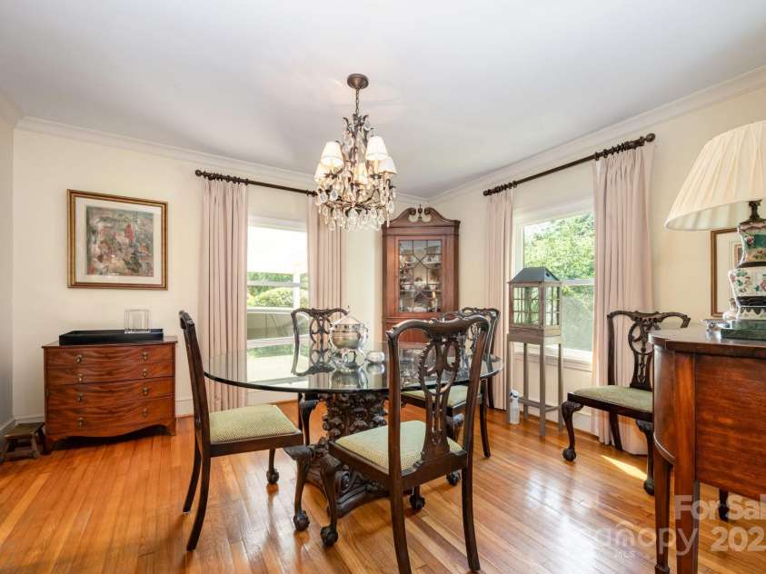3125 Loma Lane, Charlotte, NC 28205.  MLS# CAR4286992, YatesRealty ID 29126. Dining Room