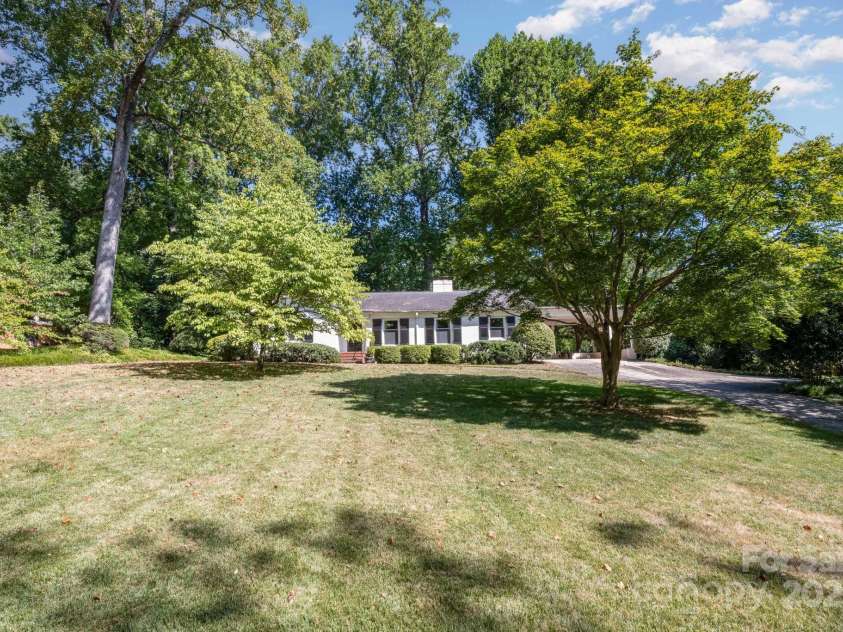 3125 Loma Lane, Charlotte, NC 28205.  MLS# CAR4286992, YatesRealty ID 29126. Front Exterior
